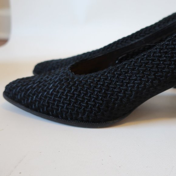 STUART WEITZMAN BLACK TEXTILE HEEL PUMPS 9 * - Picture 5 of 11
